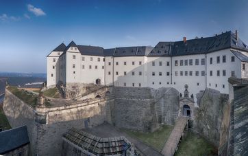 Legende auf dem Tafelberg: Westansicht der Festung Königstein, Foto: Bernd Walther, Festung Königstein gGmbH
