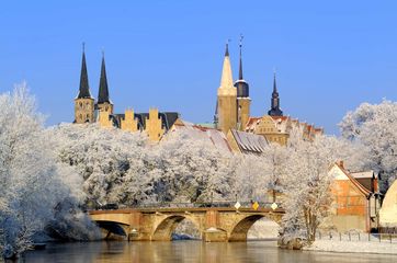 Das Dom-Schloss-Ensemble in Merseburg im Winter. Bildnachweis: Wolfgang Kubak, Merseburg
