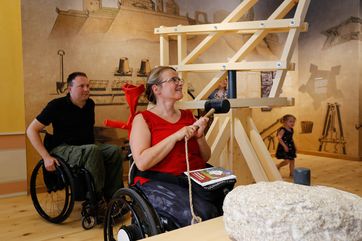 In der Erfurter Ausstellung „Der Petersberg - eine spannende Zeitreise“ können Besucher eine virtuelle Festung nachbauen. Foto: Stadtverwaltung Erfurt