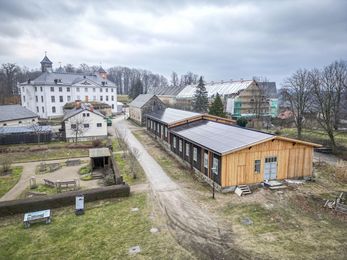 Photovoltaikanlage auf dem Dach der historischen Mannschaftsbaracke, Foto: Marko Förster/Festung Königstein gGmbH