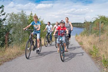 Familienradtour im Lausitzer Seenland. Bildnachweis: Tourismusverband Lausitzer Seenland, Nada Quenzel.