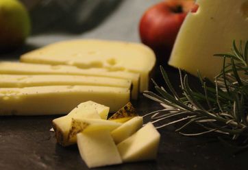 Käse von der Schmalzmühle im Fränkischen Seenland. Bildnachweis: Archiv Tourismusverband Fränkisches Seenland und Partner/Florian König
