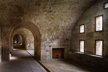 Die Festung Königstein öffnet am Sonnabend die sonst verschlossenen Türen des Militärgefängnisses für Fotografen. Foto: Matthias Hultsch