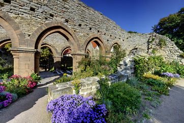 Ruine der Klosterkirche im Kloster Memleben