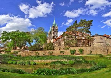 UNESCO-Welterbe Naumburger Dom mit Domgarten. Bildnachweis: Vereinigte Domstifter/Falko Matte