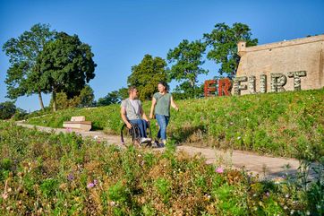  Auf die Zitadelle Petersberg Erfurt, die einzige weitgehend erhaltene barocke Stadtfestung Mitteleuropas, führt ein barrierefreier Panoramaweg. Foto: ©Florian Trykowski, Thüringer Tourismus GmbH
