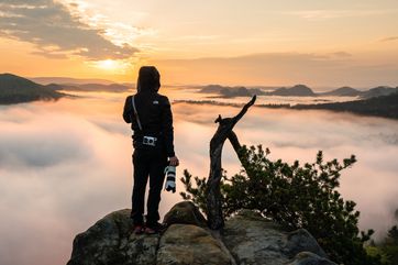 Fotograf in der Hinteren Sächsischen Schweiz – Foto: Stephan Wiesner/Tourismusverband Sächsische Schweiz e.V.