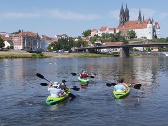 Bootsvermieter Aktiv Tours Meissen lädt zum Schnupperpaddeln auf der Elbe ein. Foto: Tobias Franke Aktiv Tours