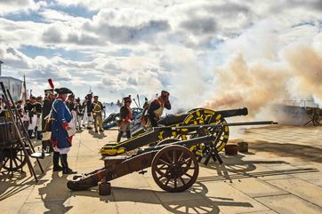 Manöver beim Kanonendonner auf der Festung Königstein