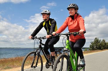 RadfahreRadfahrer im Lausitzer Seenland. Foto: Tourismusverband Lausitzer Seenland e.V. /Nada Quenzelr im Lausitzer Seenland. Foto: Tourismusverband Lausitzer Seenland e.V., Foto: Nada Quenzel