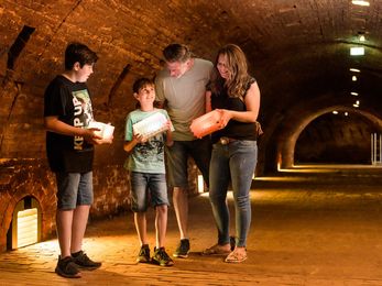 Der Ziegeleipark Mildenberg entführt in interaktiven Ausstellungen und Mitmachangeboten in die Welt der Ziegel. Bildnachweis: Ziegeleipark Mildenberg, Tom Schweers